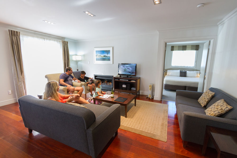 Russell-accommodation-with-spa